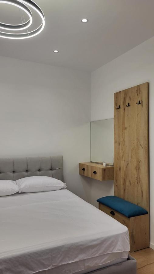 Karanxha'S Room 地拉那 外观 照片